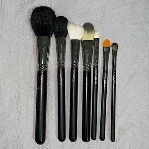 MAC Makeup Brush Set